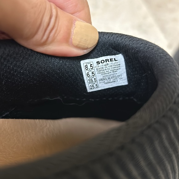 Sorel black leather silp on sneakers - Picture 8 of 11